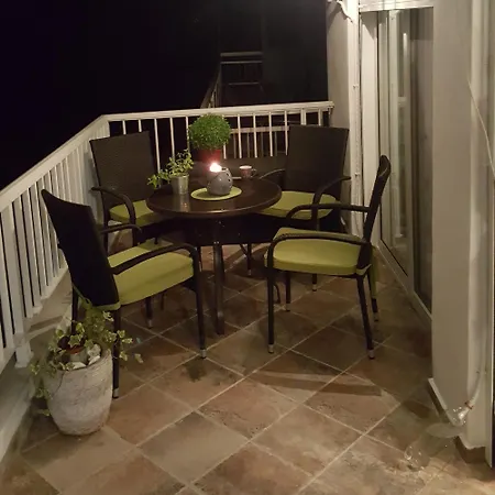 Seashell Apartment *